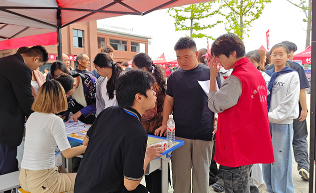 满 “新” 欢喜，遇见你！beat365圆满完成 2026 级新生报到工作
